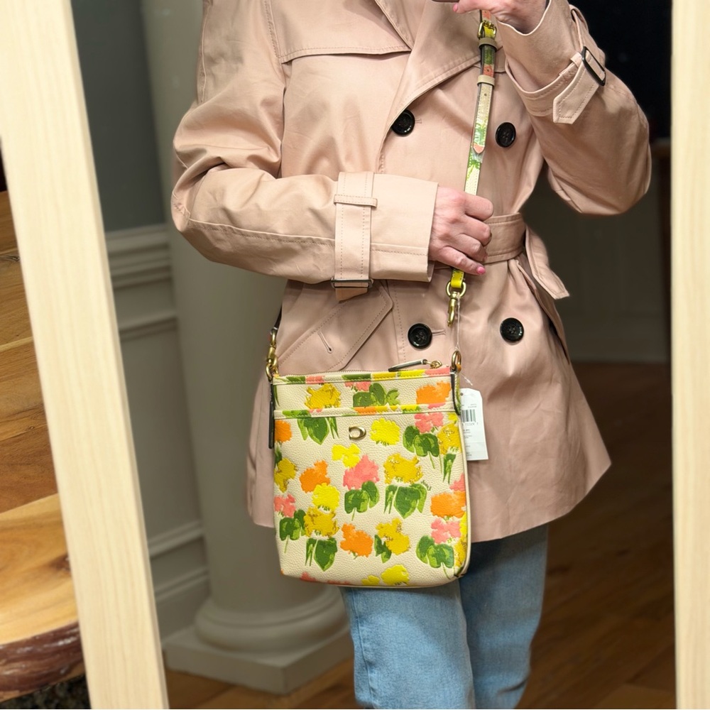 COACH NWT’s Kitt Messenger Crossbody Bag With Floral Print - Picture 3 of 16